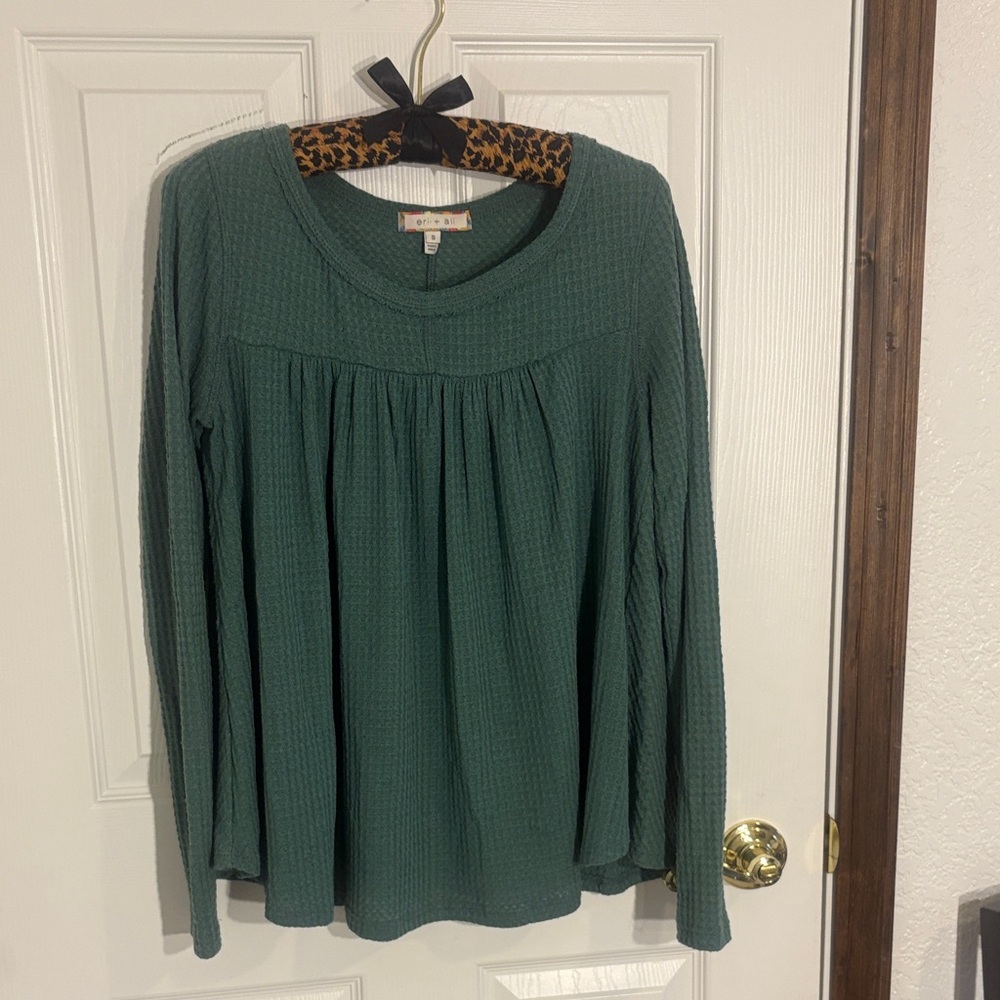 Textured Green Long-Sleeve Peasant Top